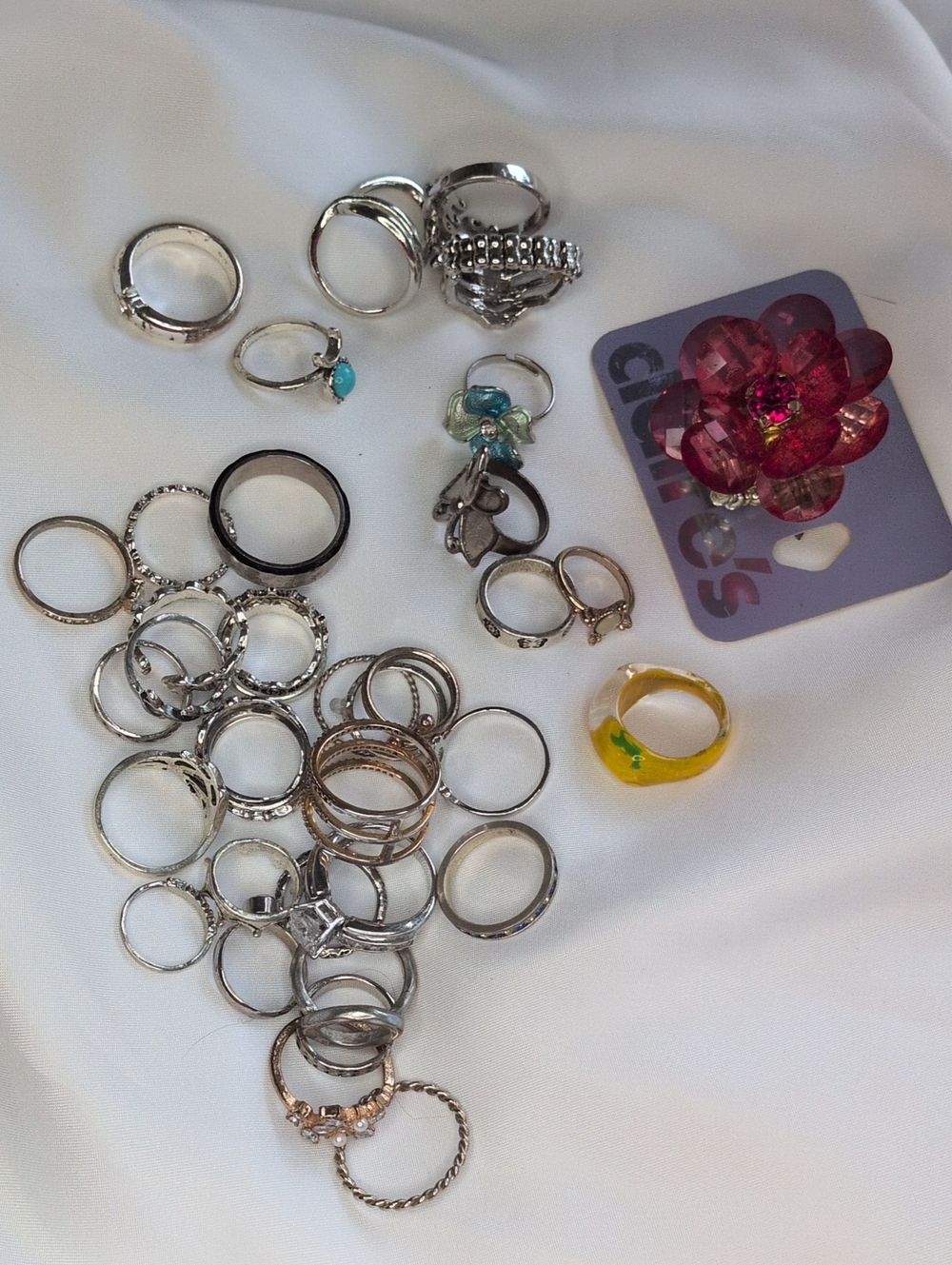 Huge Fashion Ring Lot ~30+ Pieces Silver Tone Gold Glass Claire’s Adjustable